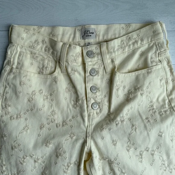J Crew Billie Demi Boot Cut Crop Cream Floral Embroidered Jeans Size 26 - Picture 3 of 13